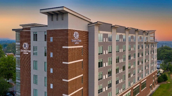 DoubleTree by Hilton Asheville Downtown image 1